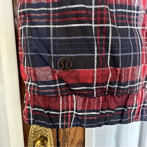 Lululemon ‘The Fluffiest Vest’ (Navy Blue/Cypress Plaid) Reversible Down Vest - Picture 14 of 16